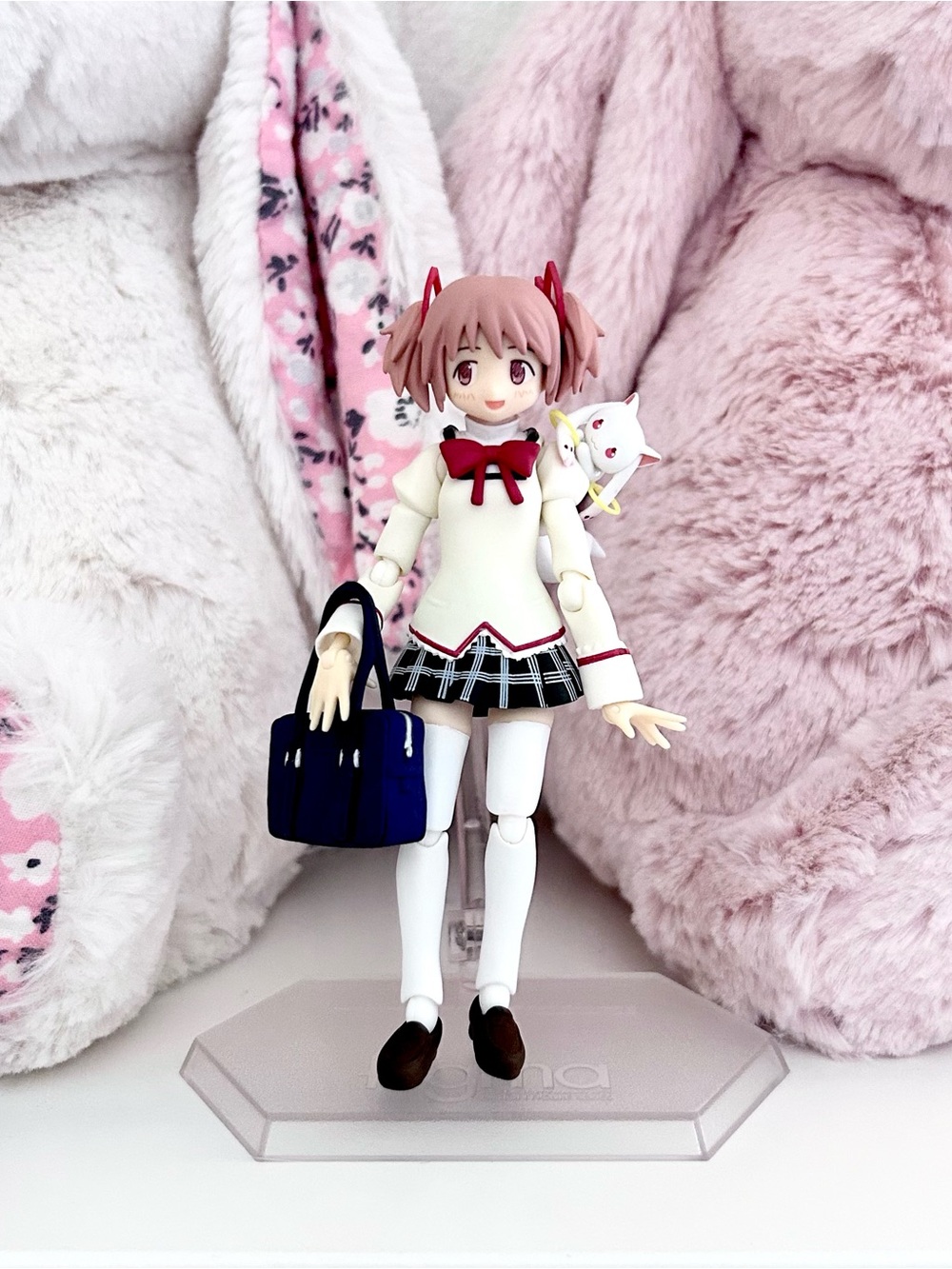 Figma Magica Madoka School Girl Uniform Figurine